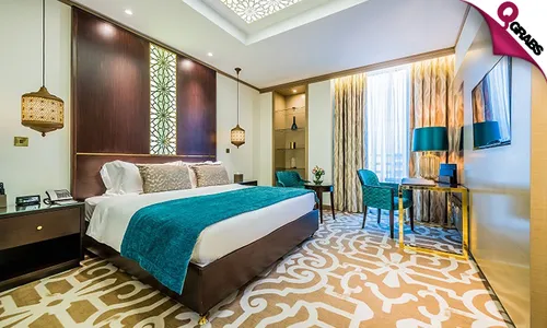 Weekend Staycation + Friday Brunch for TWO!